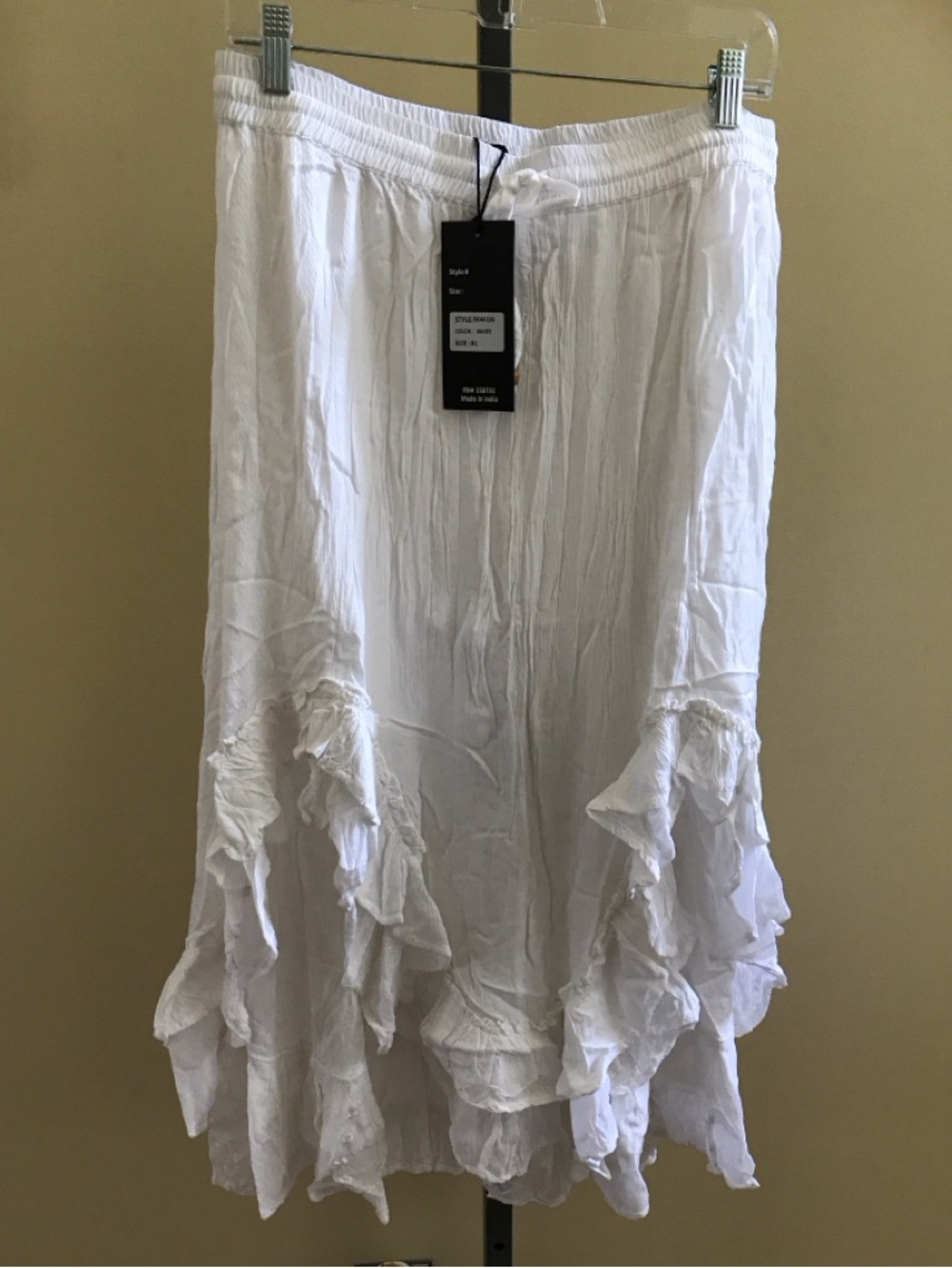 Young threads NWT Skirt white eyelet Lace Lined Elastic Waist Small - xlarge
